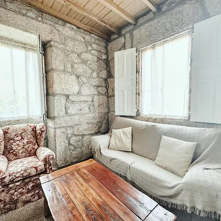 Casa Do Mestre * Meaño